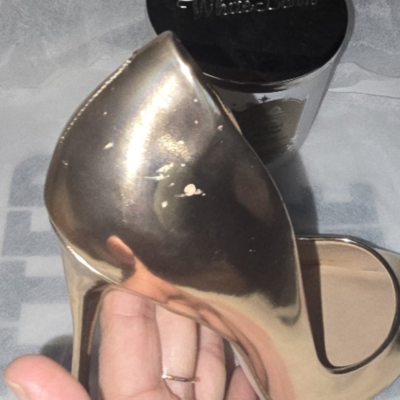 Steve Madden Women's Gold Pumps - Picture 11 of 16